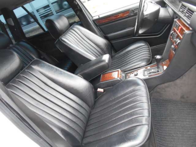 メルセデス・ベンツ Eクラスワゴン E280 黒レザーシート サンルーフ AMGタイプ 茨城県の詳細画像 その16
