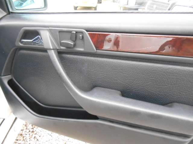 メルセデス・ベンツ Eクラスワゴン E280 黒レザーシート サンルーフ AMGタイプ 茨城県の詳細画像 その19