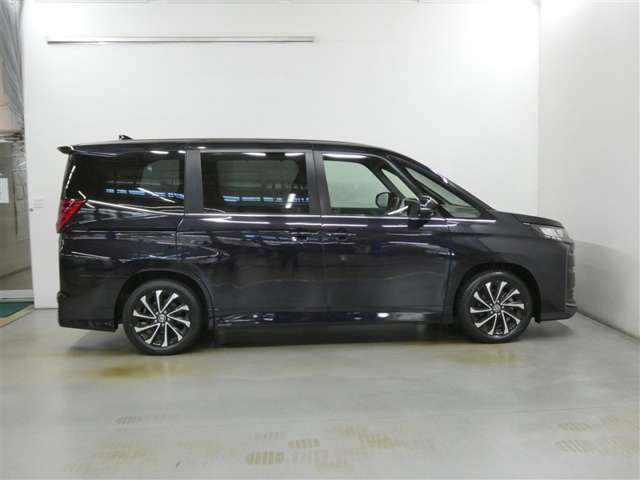 この度は、当社の展示車をご覧いただきまして、誠に有難うございます。自信をもってお勧めできる車となりますので、ごゆっくりご覧頂きたいと思います。