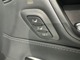 シートメモリー機能装備付きです。シートの位置をそれぞれ記憶しておく事ができるので、ご家族や、複数の方で車を乗られるオーナー様には、便利な機能です。