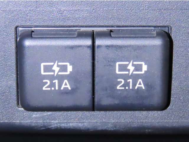 充電用ＵＳＢ端子を装備しております。