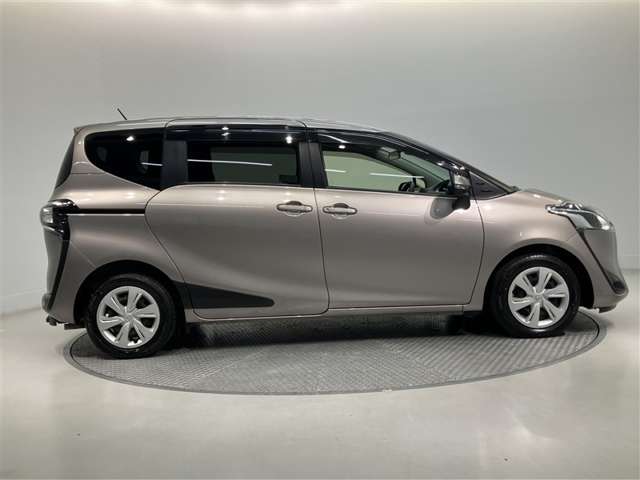 ロングラン保証付き。トヨタのお店で中古車をお買い上げいただいたすべてのお客様に安心で快適なカーライフをお約束する１年間の保証です。