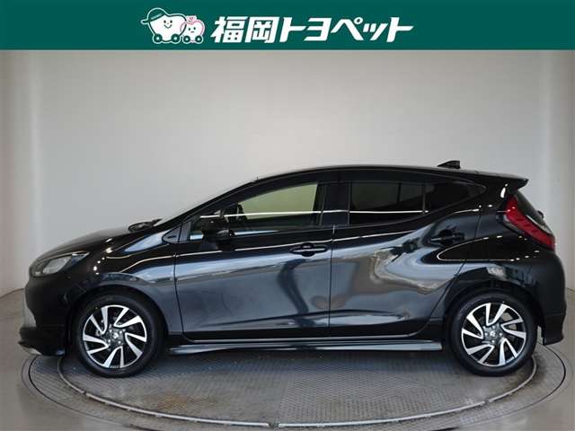 コンパクトなボディとゆとりある空間を両立させたハイブリッド、アクア　Ｇが入荷しました。