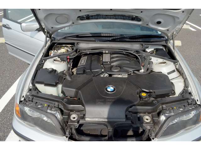BMW318i（E46)きれいな車両です。オイル漏れもなく、天井はアルカンターラ