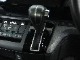 【インパネシフト】シフトノブはインパネに配置されているので、運転席⇔助手席の移動が簡単。