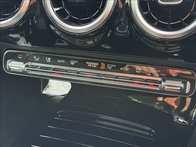 納車整備ついても法定整備を実施し、車検を基準に不具合箇所は改善して納車させていただきます。