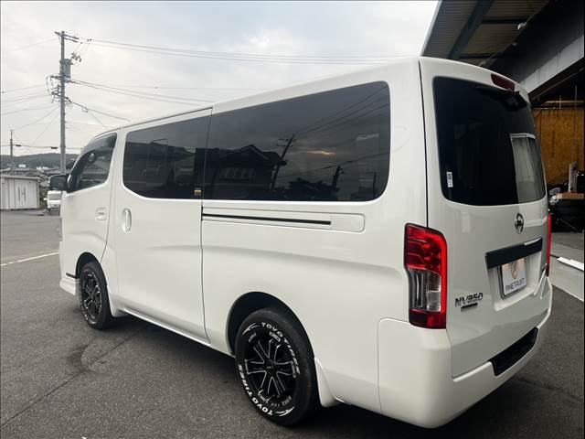 店舗敷地内に駐車スペースもございます。お車でのご来場をお考えの方はご安心ください♪