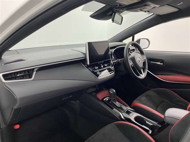 ��������܂Ƃ܂������̂���C���p�l�B�e����X�C�b�`�Ȃǂ��g���₷���ʒu�ɔz�u����Ă��܂���B