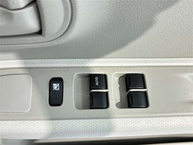 運転席から操作可能なパワーウィンドウ！