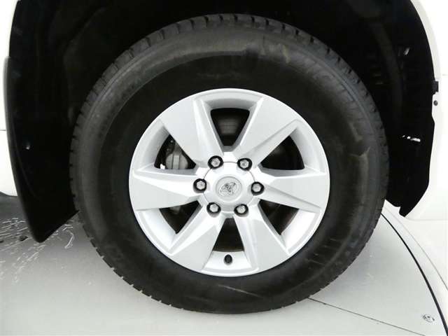 ����17�C���`�̃A���~�z�C�[���́A����ς�ԂɃs�b�^���}�b�`����f�U�C���ł��ˁB