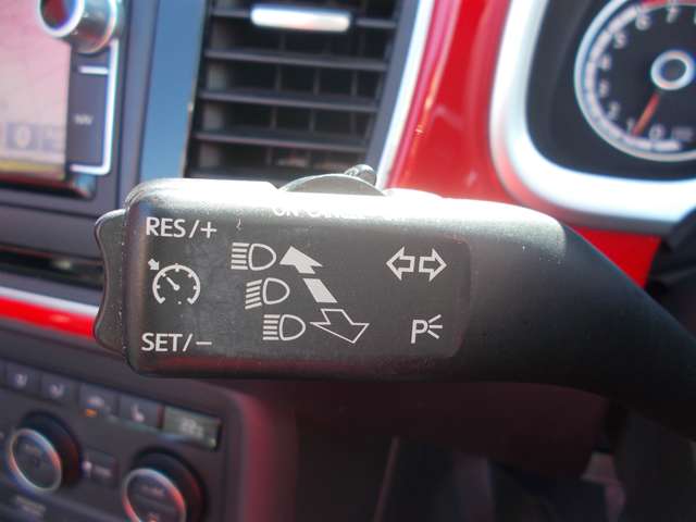 オートエアコンはスイッチひとつで車内の温度にあわせて快適な室温になるよう自動で調節してくれます！