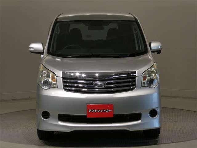 ���̎ԗ��́u�܂�܂�N�����E�ԗ������ؖ����t�E�����O�����ۏؕt�v�̂R�̈��S���Z�b�g�ɂȂ����u�g���^�F�蒆�Îԁv�ł�