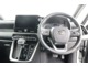 運転席のシートとハンドルは、高さ調整ができますよ。