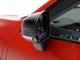ターンシグナルランプ内蔵ドアミラーが被視認性に優れる場所に設置され、巻き込みや右直事故のリスクを軽減してくれます。コントラストが美しい、グロッシーブラック・ドアミラーカバーです。