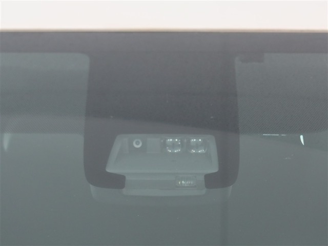 サポカーは、高齢運転者を含めたすべてのドライバーによる交通事故の発生防止・被害軽減対策の一環として、国が推奨する新しい自動車安全コンセプトです。詳しくは販売店スタッフまでおたずねください。