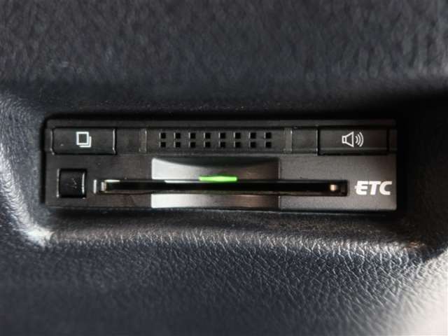 ETC車載器付きです。高速道路の料金所もスムーズに通過できます。