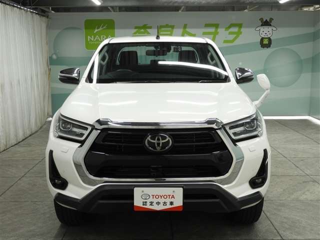 非常に力強いフロントマスクが特徴の高級感とタフさを両立したデザインの人気の車種です。