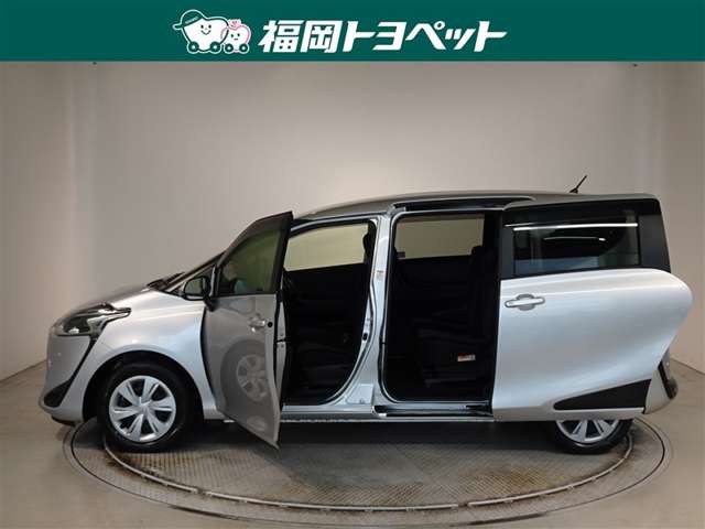 両側パワースライドドア付きだから、狭い駐車スペースなどでの 乗り降りラクラク！小さなお子さまのいるご家庭には嬉しい装備。