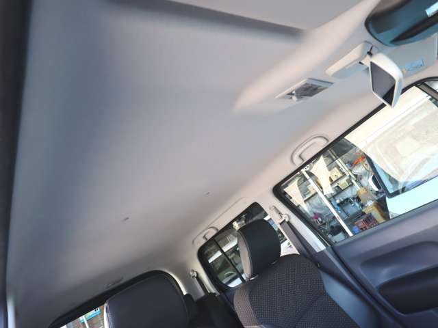 天井です こんなにキレイな状態です！ シートキレイ・車内キレイですよ！ タバコ臭無し！ オゾン発生器にて除菌・消臭済！