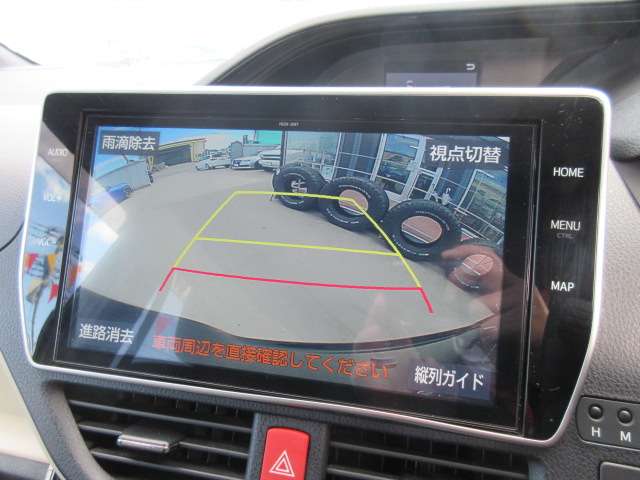 ガイド線付きバックカメラで駐車も安心ですね♪ 広角のカメラを使用しております♪