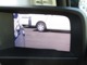 サイドカメラミラーシステム！車両の左右側面のカメラを使用して、左右の後方視界の映像を車内の画面に表示します。