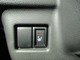 パワースライドドアです。ボタンをワンタッチでらくらく開閉ができるので半ドアの心配が要りません。またリモコンキー・運転席のスイッチでも開閉できるのでわざわざ降りていかなくても遠隔操作ができます。