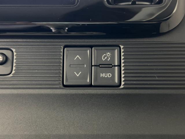 運転に役立つ情報を、前方の視線の先に焦点を合わせやすいように表示しメーターパネルやナビ画面への視線移動を減らし安全運転をサポートする「ヘッドアップディスプレイ」搭載！