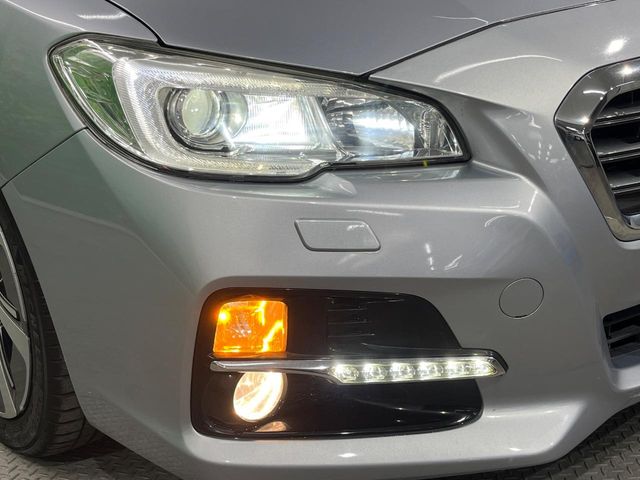 【ＬＥＤヘッドライト】悪天候や夜間走行時も良好な視界を確保し安心して運転できる高輝度ＬＥＤヘッドライトを装備！点灯速度が早く、消費電力も抑えられています。