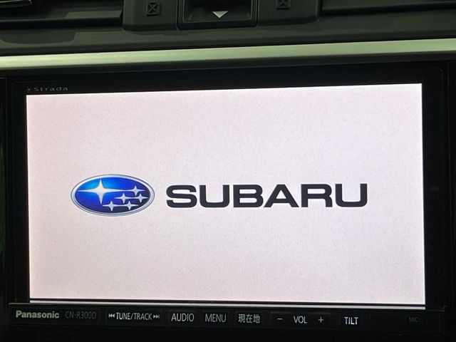 【純正ナビ】人気の純正ナビを装備しております。ナビの使いやすさはもちろん、オーディオ機能も充実！キャンプや旅行はもちろん、通勤や買い物など普段のドライブも楽しくなるはず♪
