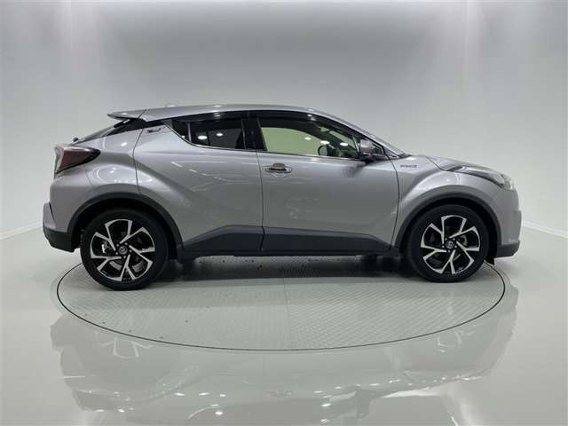 一目でわかる品質表示。厳しいチェックをクリアした高品質車両を揃えています。