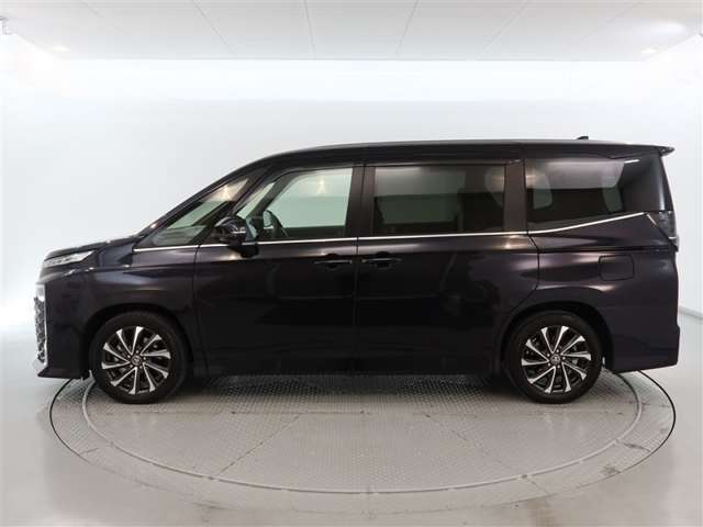 ロングラン保証付き。トヨタのお店で中古車をお買い上げいただいたお客様に安心で快適なカーライフをお約束する。1年間の保証です。