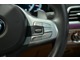 BMWのハンズオフ機能は、高速道路でACC作動中に、ステアリングホイールの「MODE」ボタンを押すと作動する。