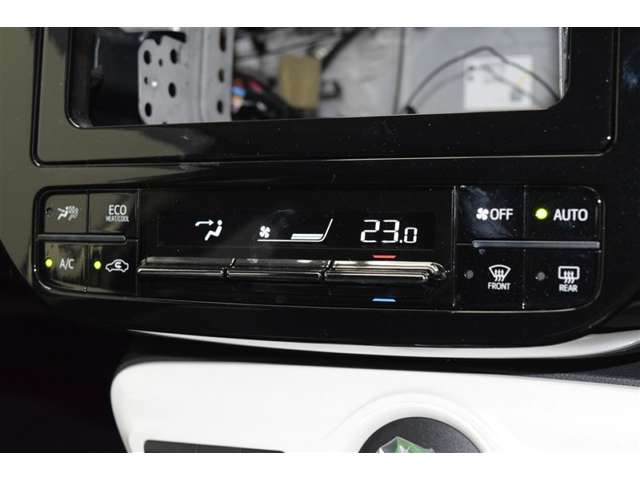 当店は全車『ロングラン保証』付！（1年間、距離無制限　HV車はHV保証付）　別途延長保証もご用意しております♪　ぜひ現車を確認にご来店ください