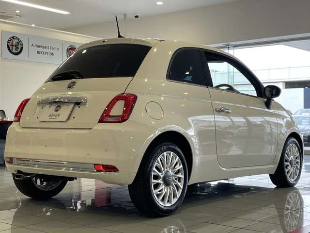 愛らしさと実用性を兼ね備えたFIAT500らしいリアスタイルです。リア3面フィルム 後席のプライバシー保護と日差し軽減に貢献します。