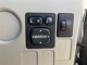 【電動格納ドアミラー】　駐車後にボタン一つでドアミラーが畳めます。当たり前になりつつありますが、付いてないと意外に不便な機能です！