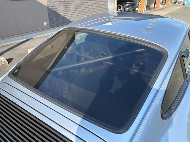 ポルシェ&nbsp;911&nbsp;カレラRS&nbsp;正規D車/左H/ポーラーシルバー全塗装(元色&nbsp;佐賀県の詳細画像&nbsp;その18
