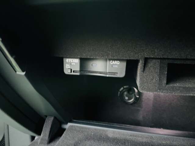 アウディ A8 55 TFSI クワトロ 4WD メモリナビ オールアラウンドビュー 和歌山県の詳細画像 その17