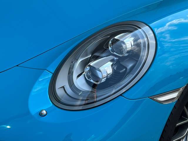 ２０インチRSスパイダーデザインホイール カラークレストセンターキャップ  LEDヘッドライト（PDLS＋） GTスポーツステアリングホイール シートヒーター BOSEサウンドシステム