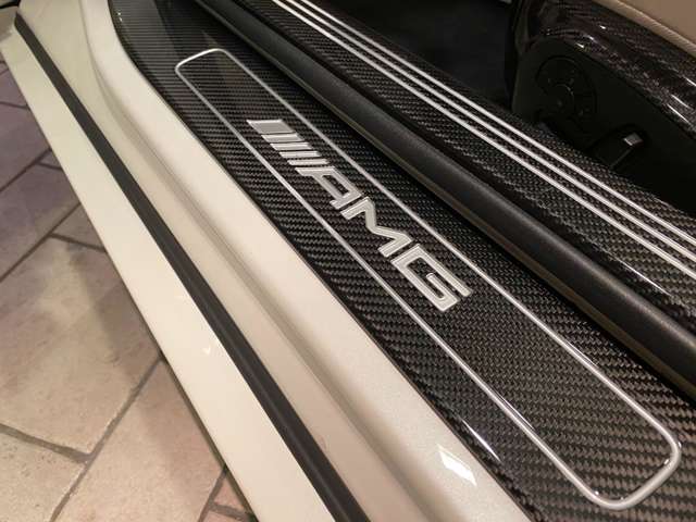 ＡＭＧ SLSクラスロードスター SLS AMG GT ツートンレザーカーボンインテリア 東京都の詳細画像 その5