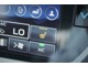 「運転席＆助手席に「シートヒーター」も標準装備、エアコンとは違ってエンジンが冷えててもすぐにシートは温かくなるので寒い朝など嬉しい装備です、前席シートヒーターはタッチパネルで操作します