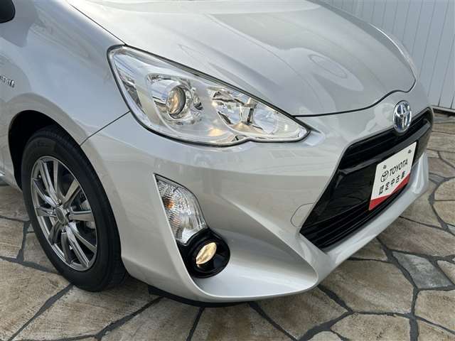 フォグランプ付きです。夜間や悪天候時に視界を確保するので安心ですね♪温度が高くなりますので、雪も溶けやすいですよ♪