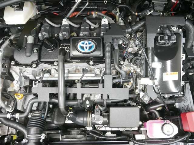 まるまるクリンでは自分では清掃しにくいエンジンルームも綺麗に清掃してあります！