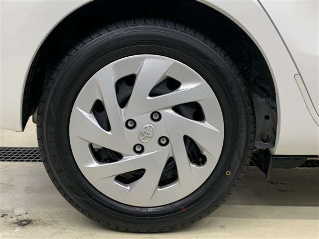 １７５／６５R１５インチ　　フルホイールキャップ