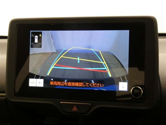 バックガイドモニターで、後方を確認しながら安心して駐車することができます。運転初心者も熟練者も必須の機能ですよ！