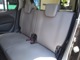 リヤシートベルトは、チャイルドシートをしっかり装着できる、チャイルドシート固定機能付き。お子様がドアを誤って内側から開けないようにするチャイルドプルーフも後席に増備しています。