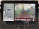 シフトレバーをRに入れるとバックカメラの映像に切り替わります周囲を確認しながら安全に駐車出来ます。