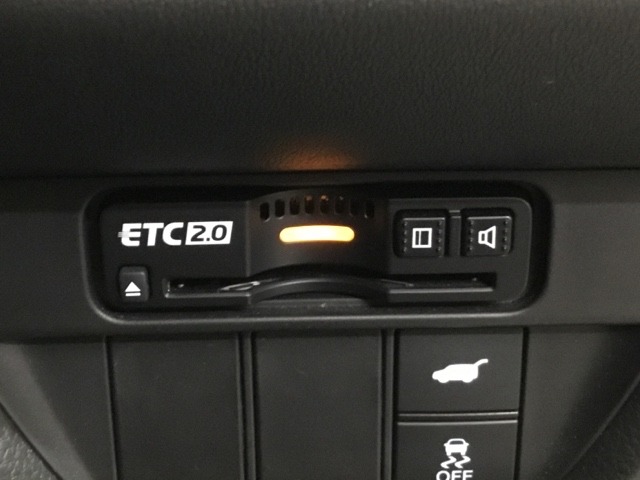ETC2.0�𓋍ڂ��A�������H�̗������ς��X���[�Y�ɍs���邾���łȂ��A���H�������p�������x�ȉ^�]�x���T�[�r�X�ɂ��Ή����Ă��܂��B