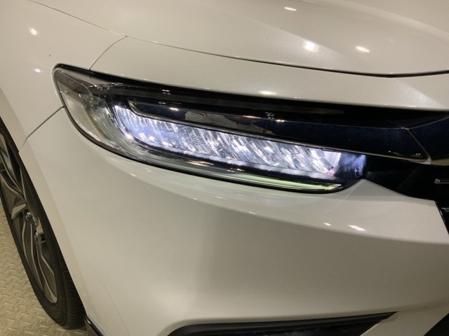 LED�w�b�h���C�g�Ŗ铹�����S�I