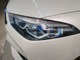 【BMWレーザーライト】従来のLEDヘッドライトの約２倍に相当する最長５００ｍまでの距離を照射。ヘッドライトにはブルーのデザインアクセントに加え、「BMW Laser」のロゴがあしらわれ、その革新性を象徴します☆