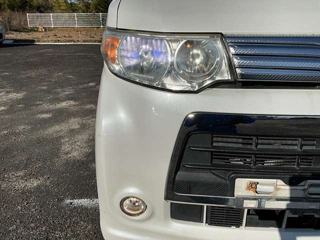 【HIDヘッドライト】従来のハロゲンヘッドライトよりも明るく白く広範囲を照らすヘッドライトです！安全運転を手助けしてくれます。